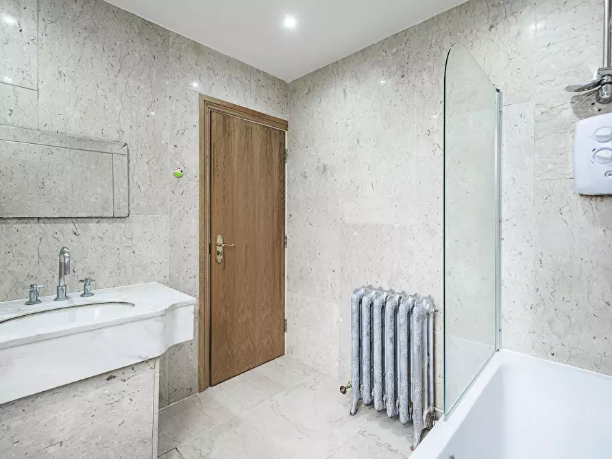 Immagine 10 di Casa indipendente in affitto  in Grove Vale a Camberwell