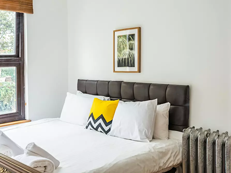 Immagine 8 di Casa indipendente in affitto  in Grove Vale a Camberwell
