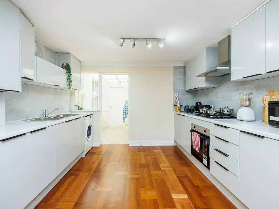 Immagine 5 di Casa indipendente in affitto  in Gloucester Road a Croydon