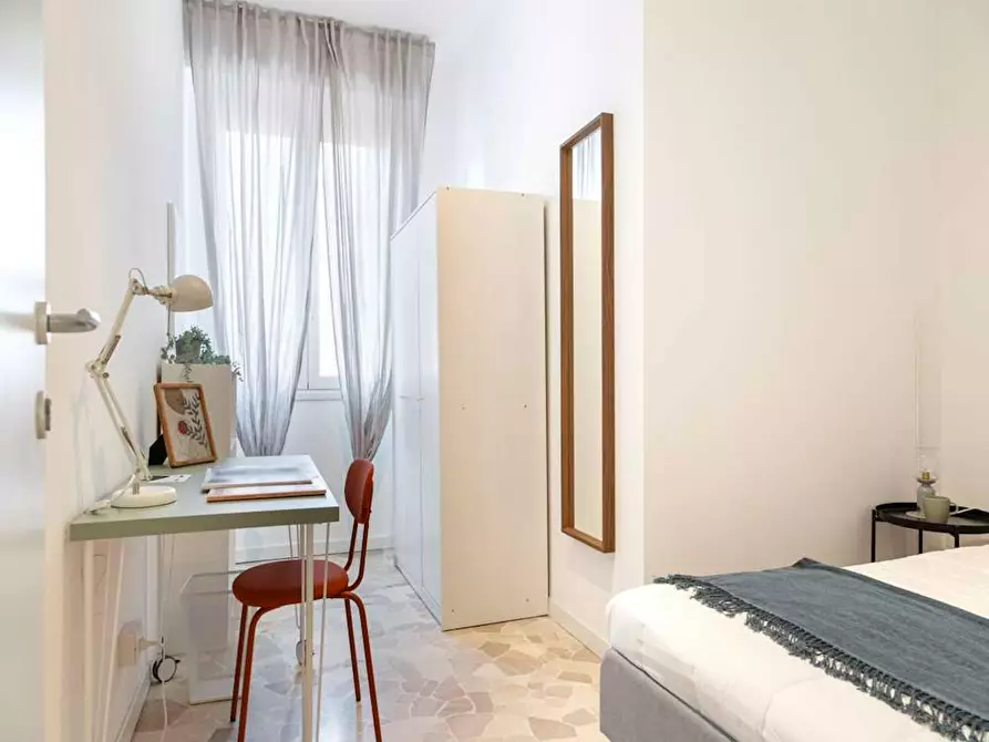 Immagine 4 di Camera in affitto  in Via Lorenteggio a Milano