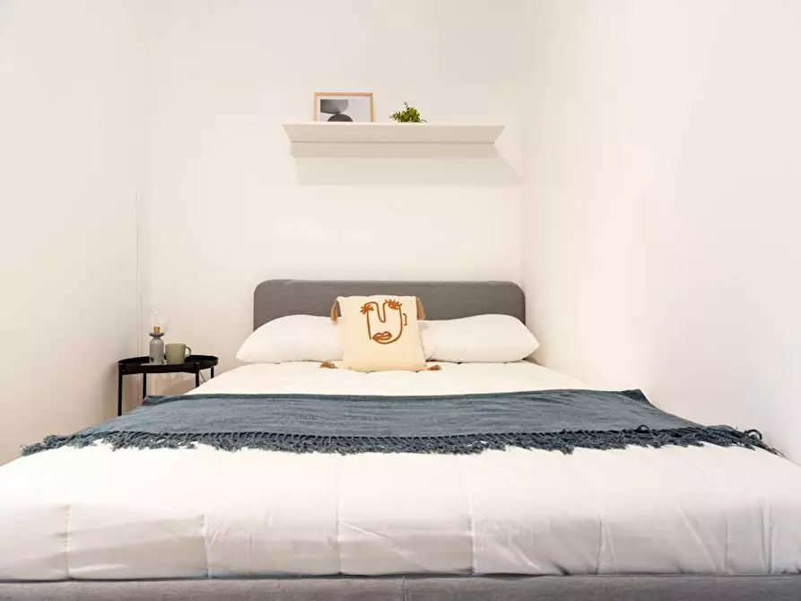 Immagine 1 di Camera in affitto  in Via Lorenteggio a Milano