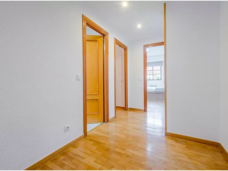 Immagine 4 di Camera in affitto  in Calle de Amorós a Madrid