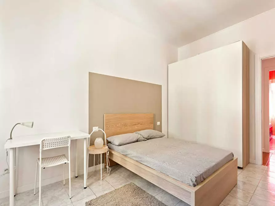 Immagine 4 di Camera in affitto  in Via Pantigliate a Milano