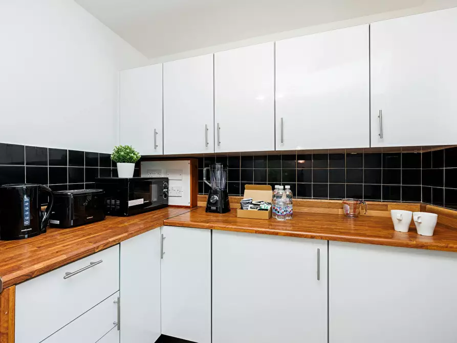 Immagine 2 di Appartamento in affitto  in Addiscombe Road a Croydon