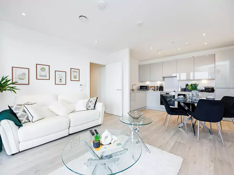 Immagine 4 di Casa indipendente in affitto  in Barge House Road a East Ham