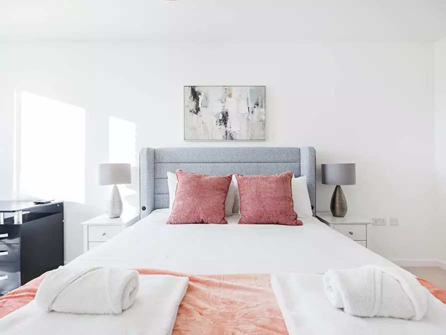 Immagine 8 di Casa indipendente in affitto  in Barge House Road a East Ham
