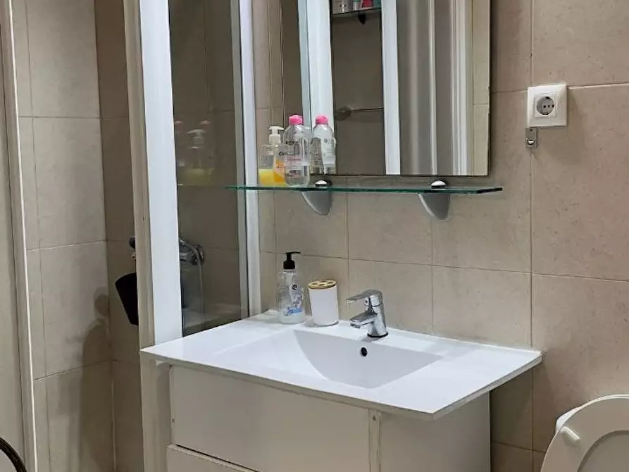 Immagine 8 di Appartamento in affitto  in Carrer de Sant Antoni Abat a Barcelona