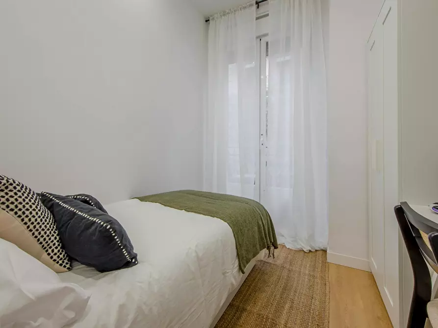 Immagine 7 di Camera in affitto  in Calle de Bretón de los Herreros a Madrid