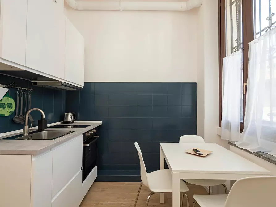 Immagine 1 di Appartamento in affitto  in Via Accademia a Milano