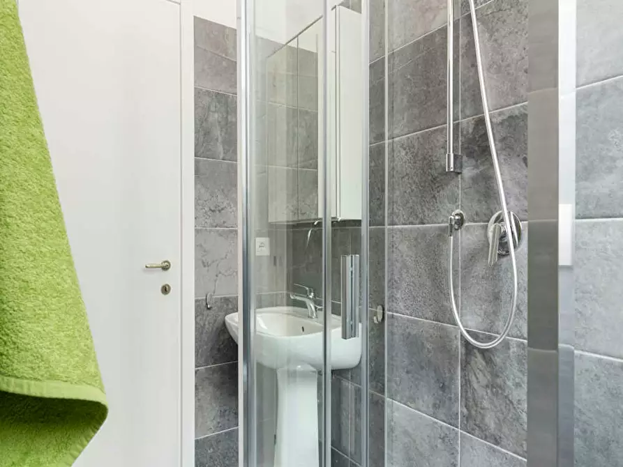 Immagine 8 di Camera in affitto  in Via Santa Sofia a Milano