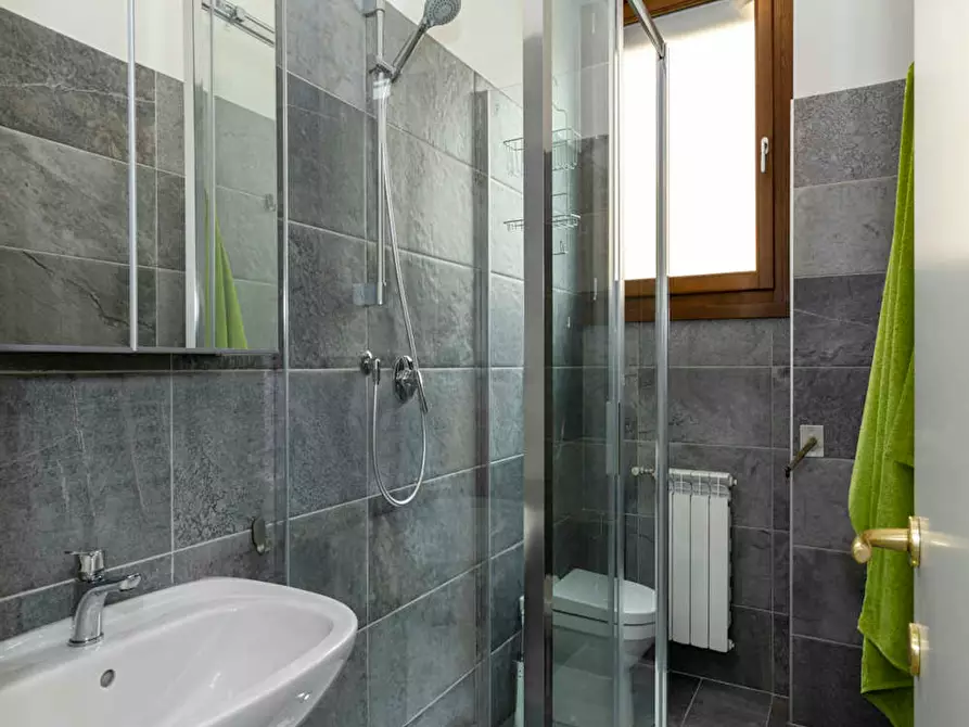 Immagine 10 di Camera in affitto  in Via Santa Sofia a Milano