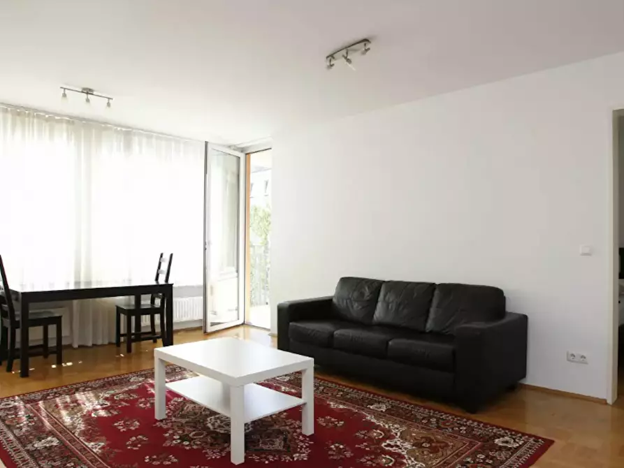 Immagine 4 di Appartamento in affitto  in Heinrich-Heine-Straße a Berlin
