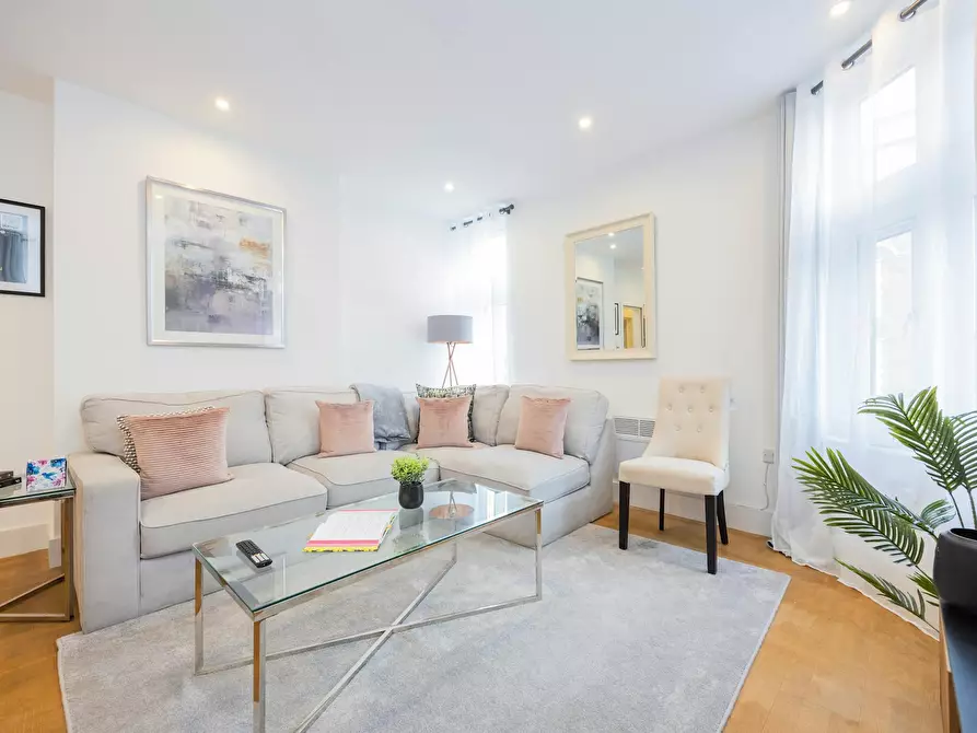 Immagine 3 di Appartamento in affitto  in High Street a Croydon