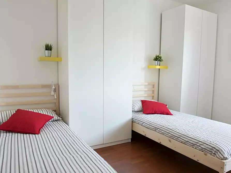 Immagine 2 di Camera condivisa in affitto  in Via Francesco Primaticcio a Milano