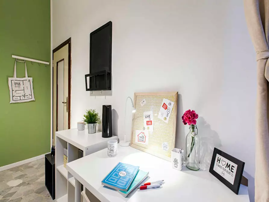 Immagine 6 di Camera in affitto  in Via Antonio Panizzi a Milano