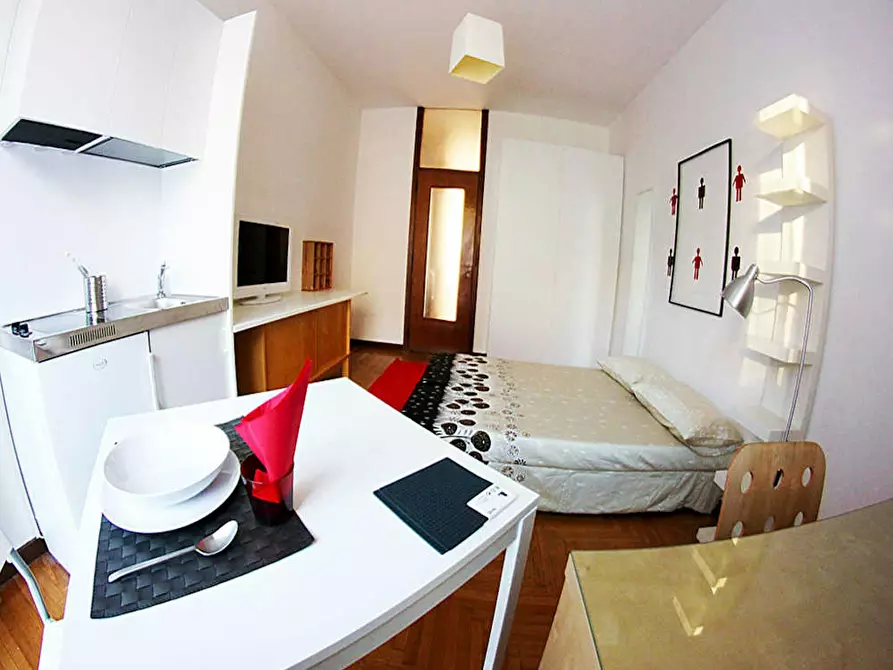 Immagine 2 di Camera in affitto  in Via Francesco Nava a Milano