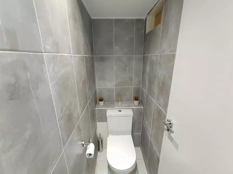 Immagine 9 di Casa indipendente in affitto  in Orchard Road a 