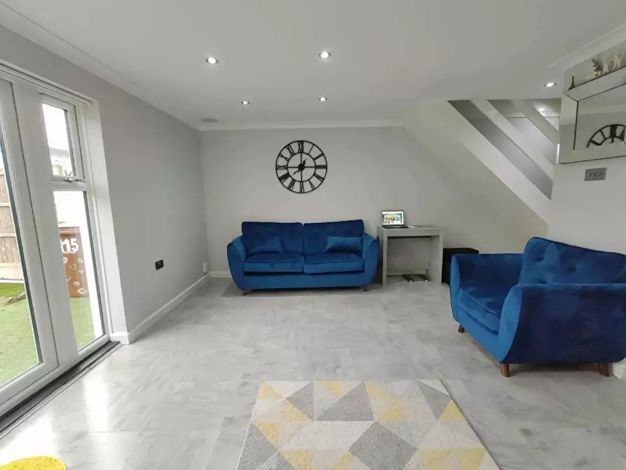 Immagine 2 di Casa indipendente in affitto  in Orchard Road a 