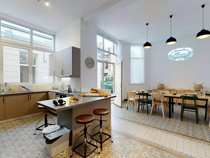 Immagine 3 di Camera in affitto  in Rue du Faubourg de Roubaix a Lille