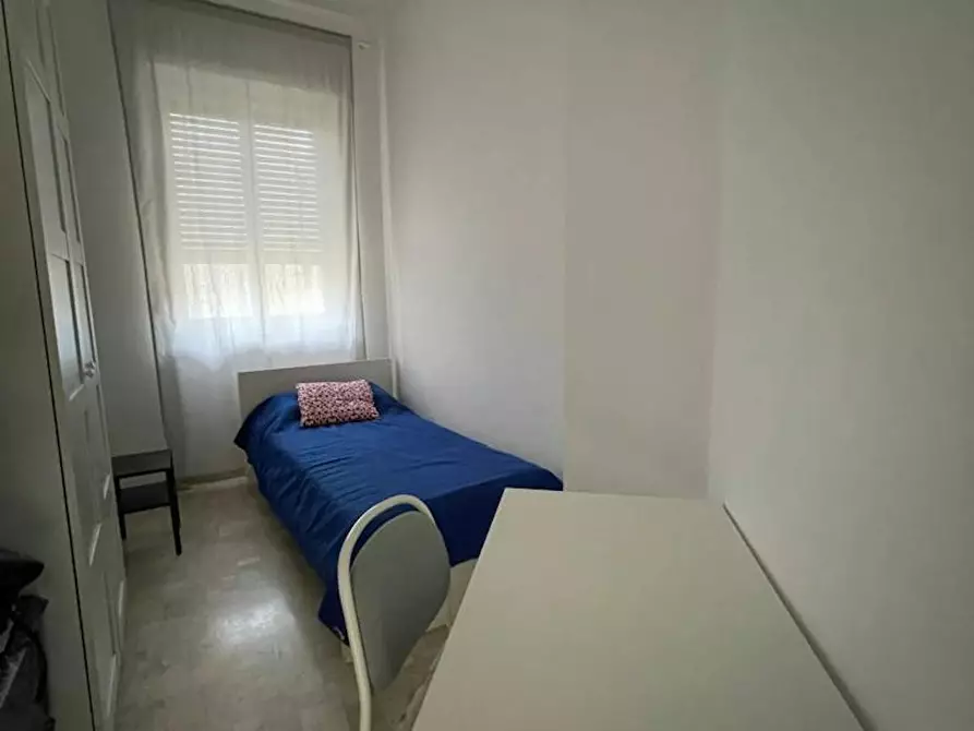 Immagine 1 di Camera in affitto  in Via Vincenzo Monti a Milano