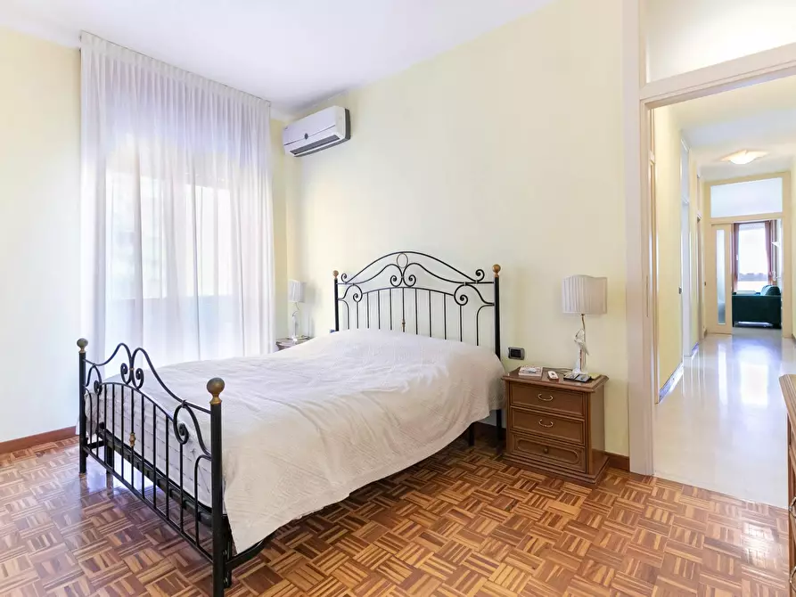 Immagine 1 di Camera in affitto  in Via Michele Novaro a Milano