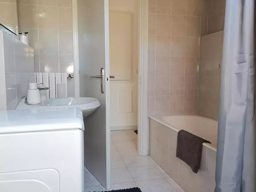 Immagine 9 di Appartamento in affitto  in Via Colico a Bellano