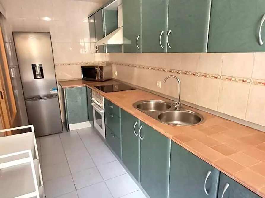 Immagine 3 di Camera in affitto  in Calle Suárez Somontes a Badajoz