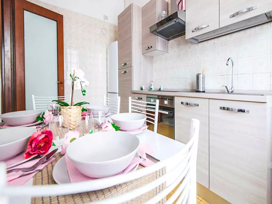 Immagine 10 di Camera in affitto  in Viale San Gimignano a Milano