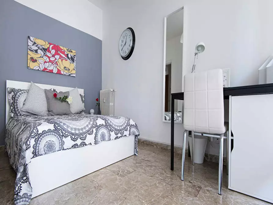 Immagine 4 di Camera in affitto  in Viale San Gimignano a Milano