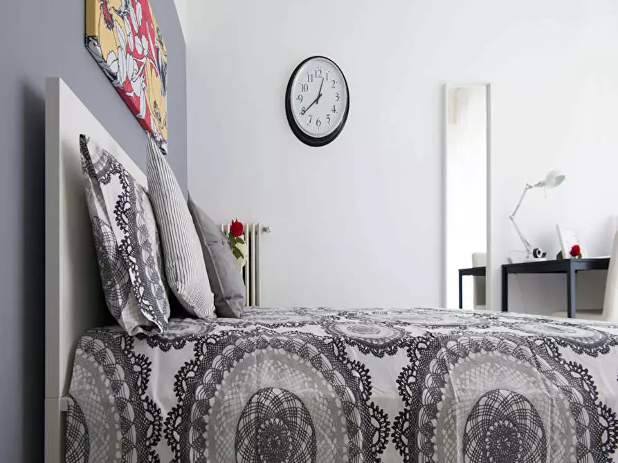 Immagine 3 di Camera in affitto  in Viale San Gimignano a Milano