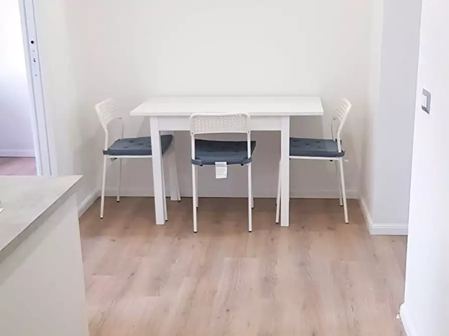 Immagine 10 di Camera condivisa in affitto  in Via Camillo e Otto Cima a Milano