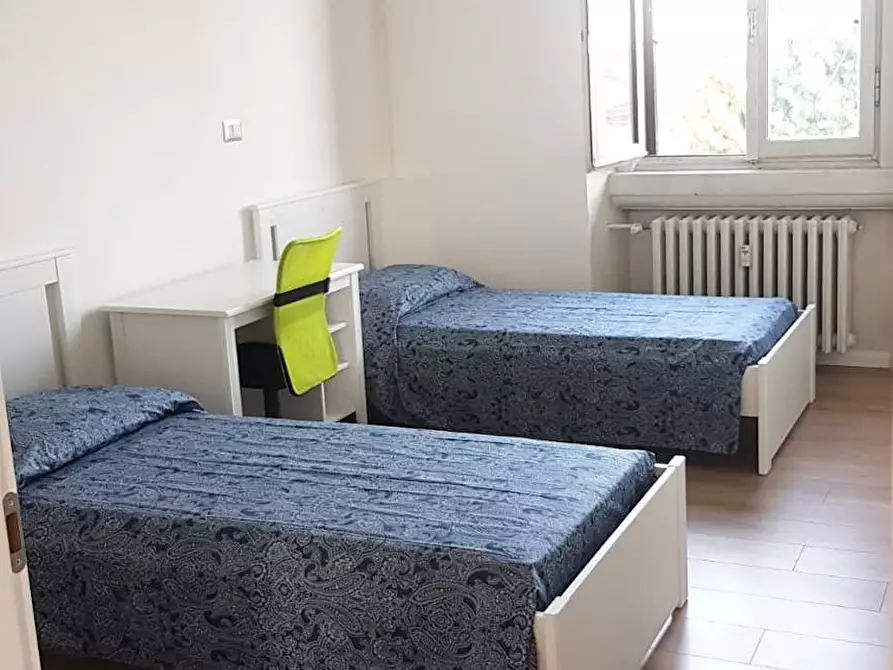 Immagine 1 di Camera condivisa in affitto  in Via Camillo e Otto Cima a Milano