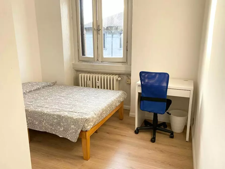 Immagine 2 di Camera in affitto  in Via Camillo e Otto Cima a Milano
