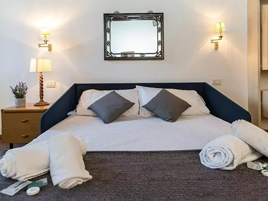 Immagine 5 di Appartamento in affitto  in Via della Scala a Roma