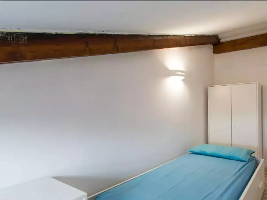 Immagine 2 di Camera in affitto  in Via Pietro Venino a Cologno Monzese