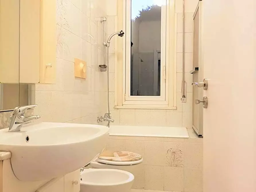 Immagine 5 di Camera in affitto  in Via Jacopino da Tradate a Milano