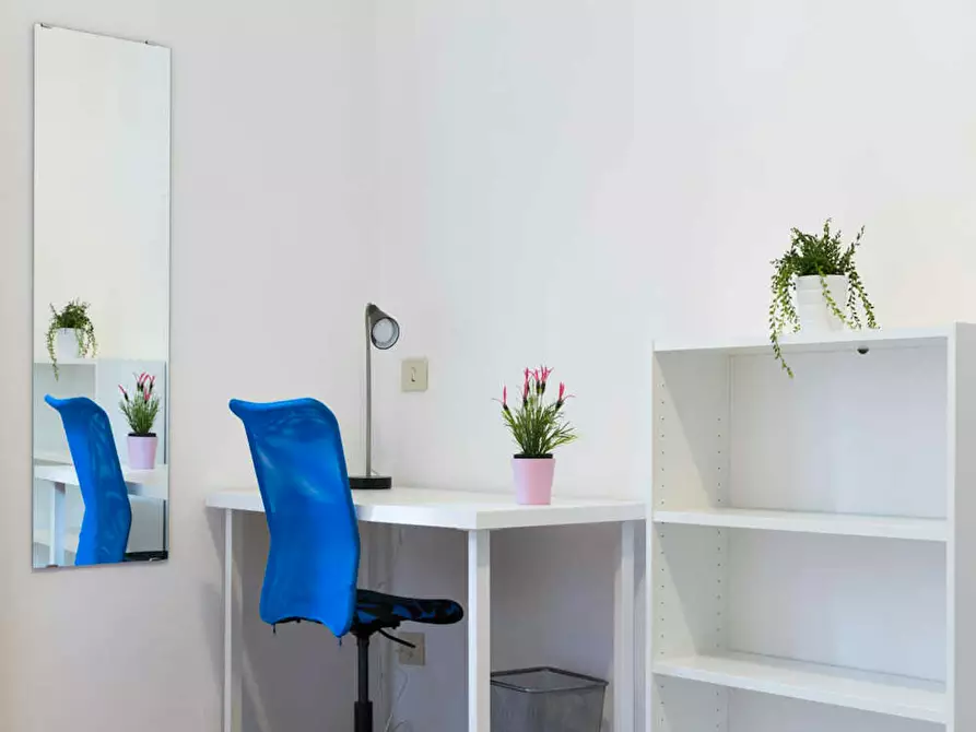 Immagine 8 di Camera in affitto  in Via Gustavo Modena a Milano