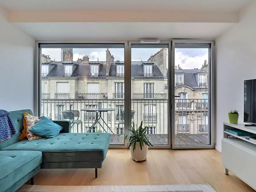 Immagine 4 di Appartamento in affitto  in Rue Damrémont a Paris 18