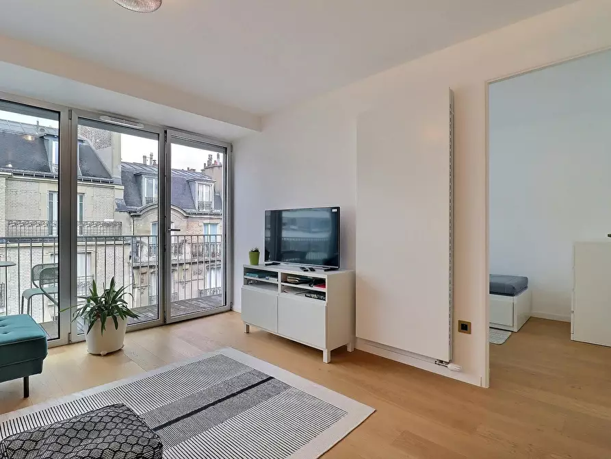 Immagine 3 di Appartamento in affitto  in Rue Damrémont a Paris 18