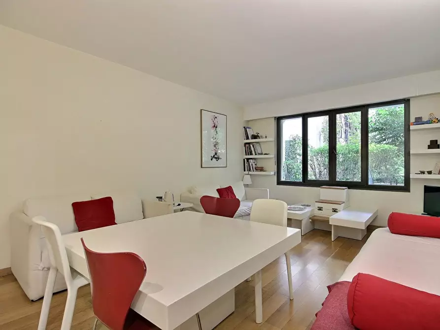 Immagine 3 di Appartamento in affitto  in Rue Saint-Honoré a Paris