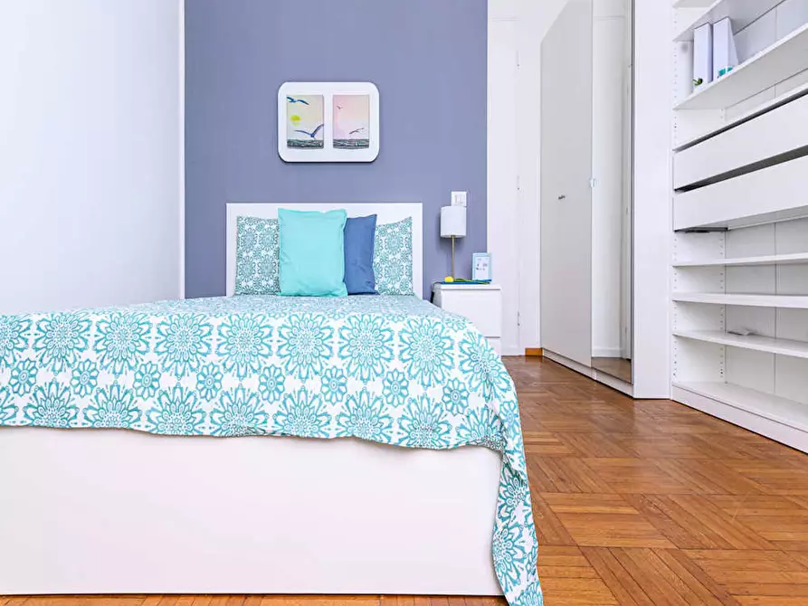 Immagine 3 di Camera in affitto  in Via Roberto Sarfatti a Milano