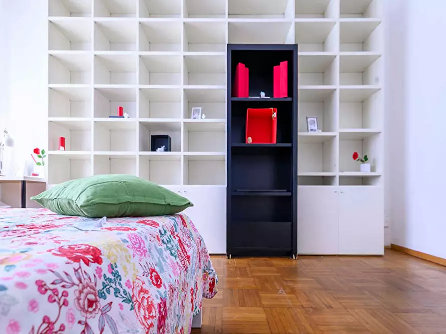 Immagine 5 di Camera in affitto  in Via Roberto Sarfatti a Milano