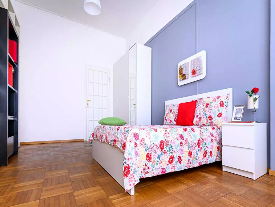 Immagine 3 di Camera in affitto  in Via Roberto Sarfatti a Milano