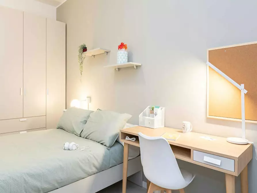 Immagine 8 di Camera in affitto  in Via Salasco a Milano