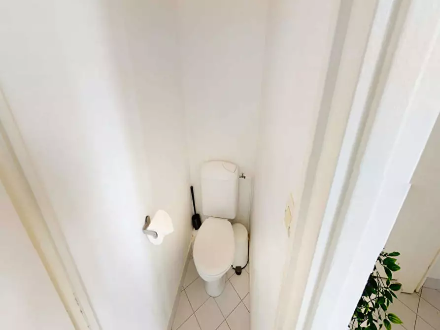 Immagine 9 di Camera in affitto  in Rue de la Poulaillerie a Lyon