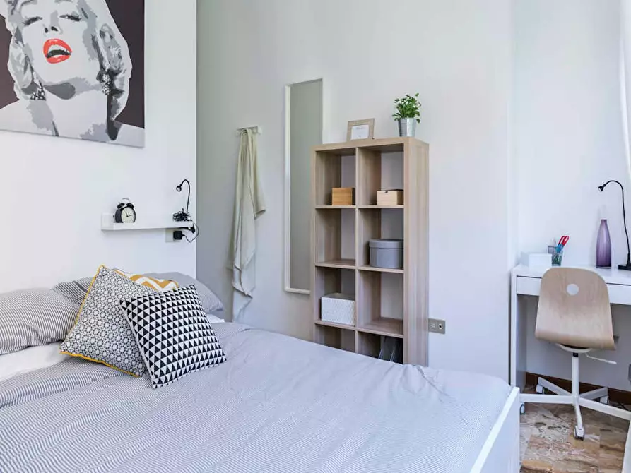 Immagine 4 di Camera in affitto  in Via Giuseppe Frua a Milano