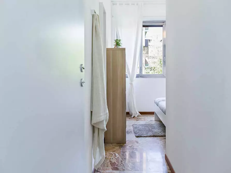 Immagine 6 di Camera in affitto  in Via Giuseppe Frua a Milano