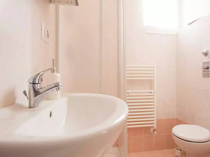 Immagine 7 di Camera in affitto  in Corso Sempione a Milano