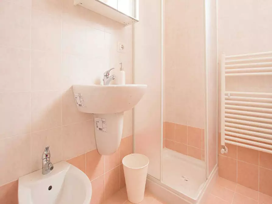 Immagine 8 di Camera in affitto  in Corso Sempione a Milano