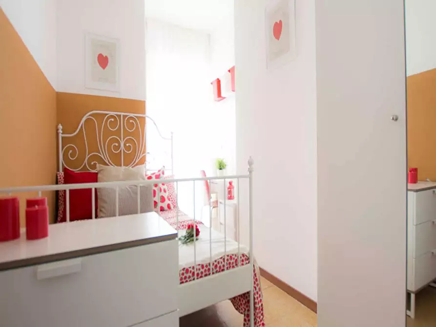 Immagine 2 di Camera in affitto  in Corso Sempione a Milano